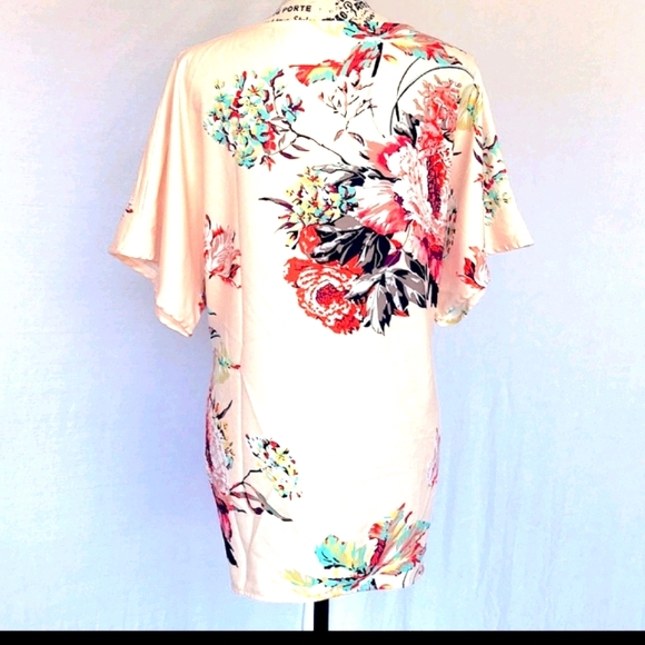 Wide sleeve floral tunic - Picture 3 of 3